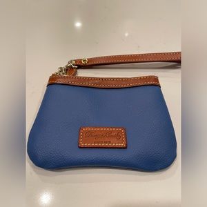 NWOT Dooney & Bourke  medium size wristlet, blue